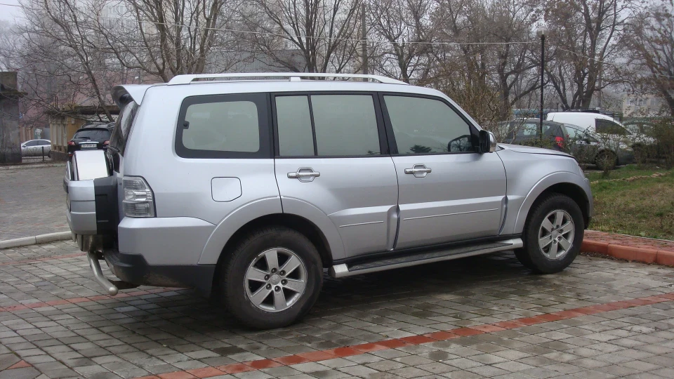 Mitsubishi Pajero 3.0 Бензин 24000 км проб 3