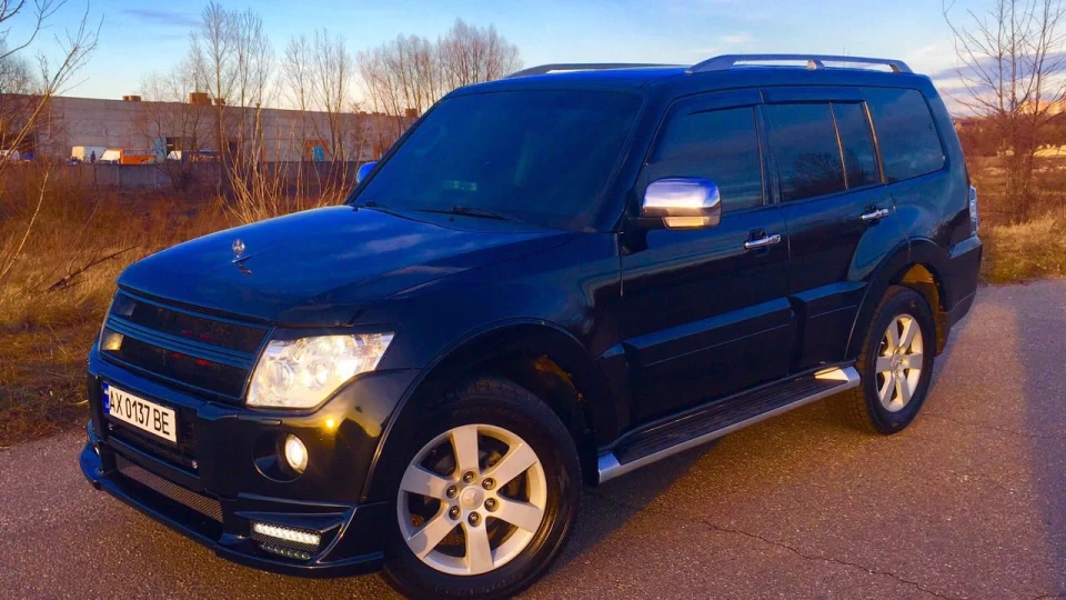 Mitsubishi Pajero 3.0 бензин 2