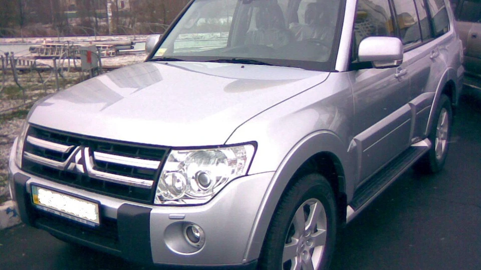 Mitsubishi Pajero 3,2 DI-D Cool Silver 2