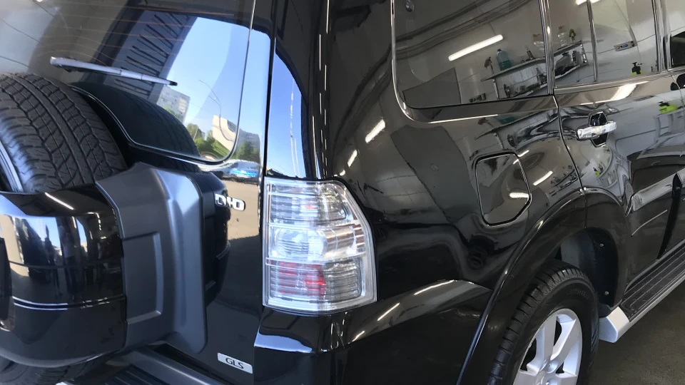 Mitsubishi Pajero 3,2 DI-D 2