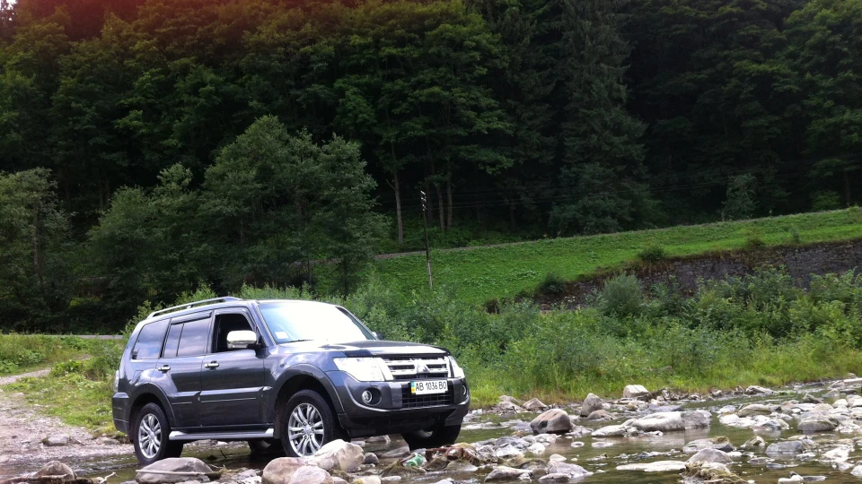 Mitsubishi Pajero 3,2 DI-D 2