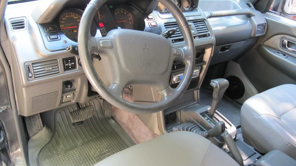 Mitsubishi Pajero 3500 Full 2