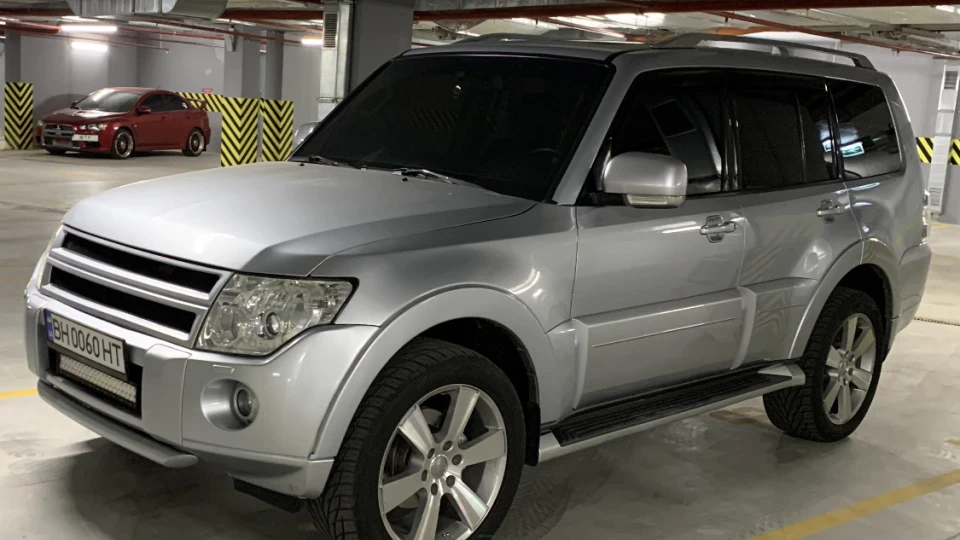 Mitsubishi Pajero 3.8 2