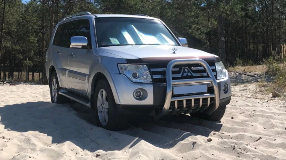 Mitsubishi Pajero 3.8 2