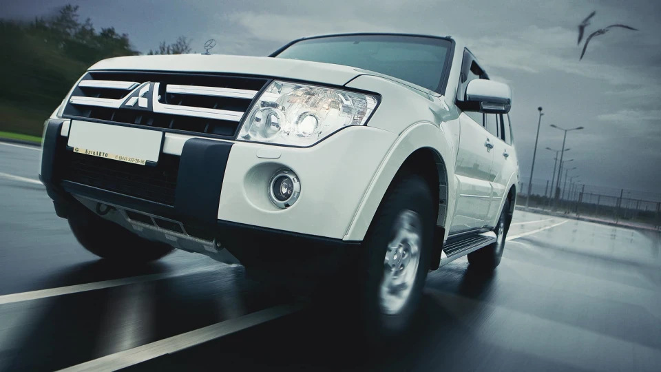 Mitsubishi Pajero Білий Жуж 2