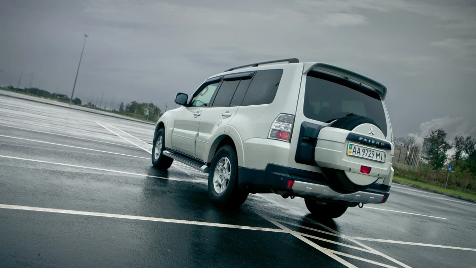 Mitsubishi Pajero Білий Жуж 4
