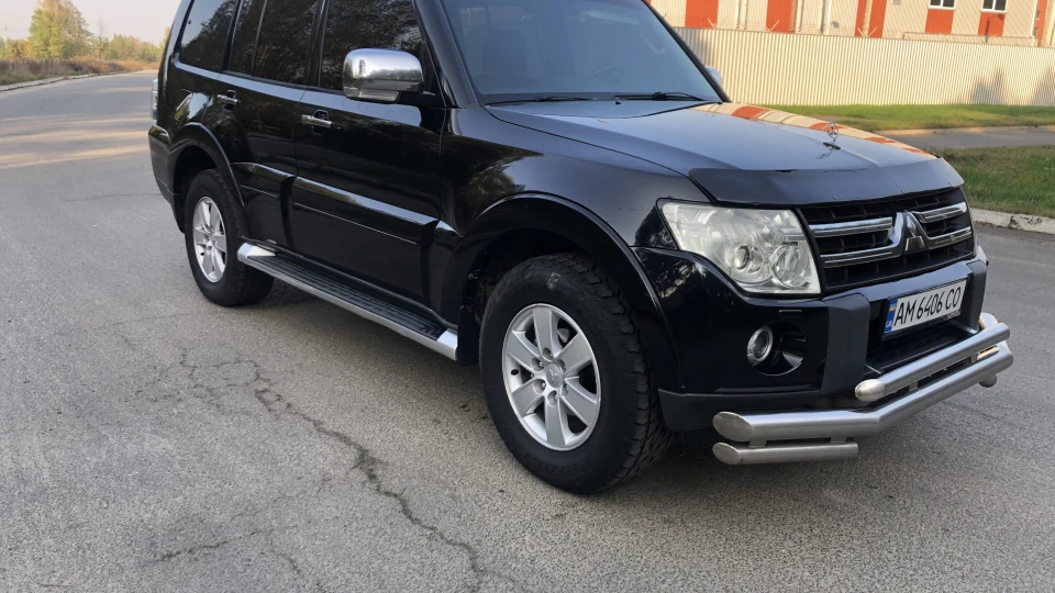Mitsubishi Pajero Bizon