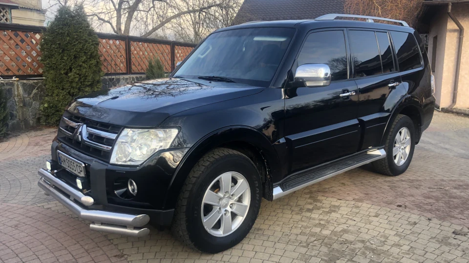Mitsubishi Pajero Bizon 5