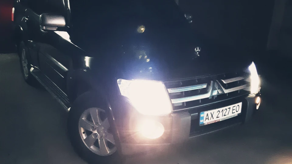 Mitsubishi Pajero Чорна валіза 5