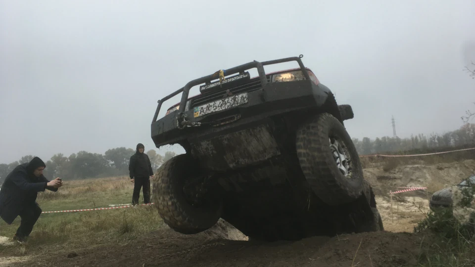 Mitsubishi Pajero "Chili Pepper" 3