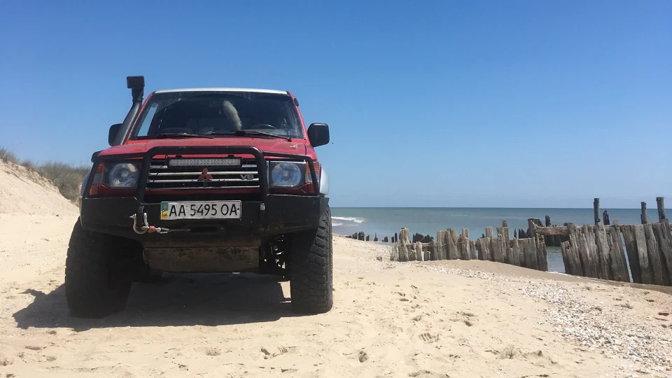 Mitsubishi Pajero "Chili Pepper" 5