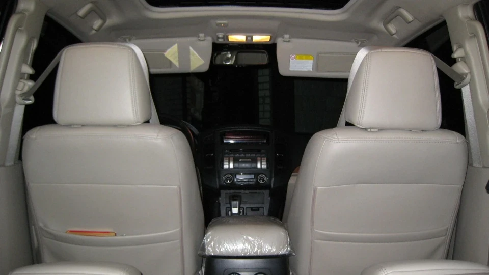 Mitsubishi Pajero claret-of-pearl col.3/0e 2