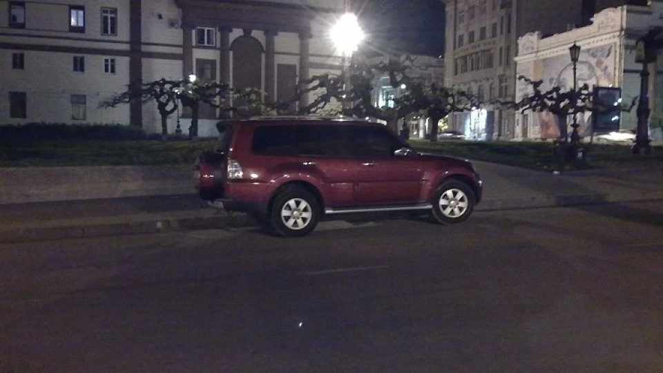 Mitsubishi Pajero claret-of-pearl col.3/0e 5