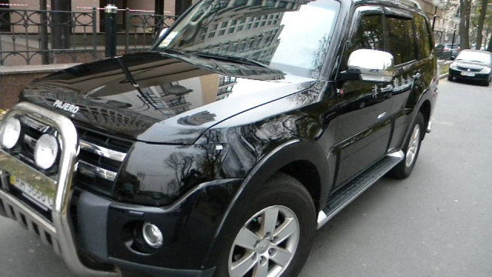 Mitsubishi Pajero Чорний Pajero 4