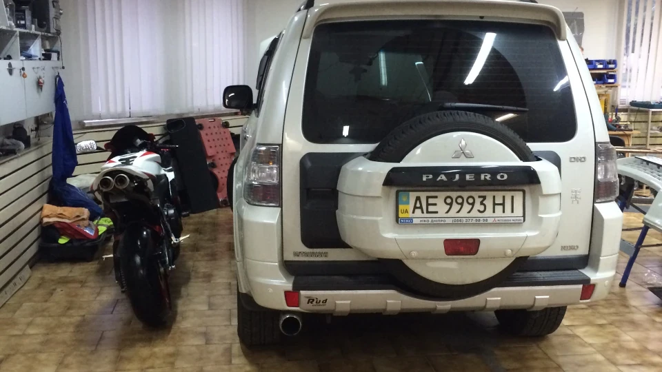 Mitsubishi Pajero Evil Samurai 3