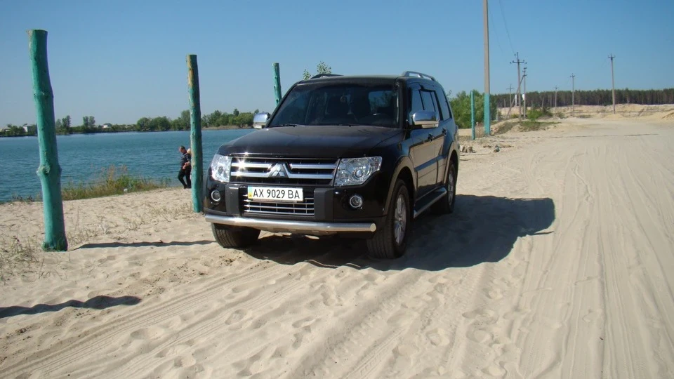 Mitsubishi Pajero George 2