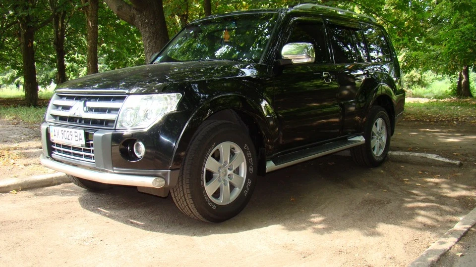 Mitsubishi Pajero George 3