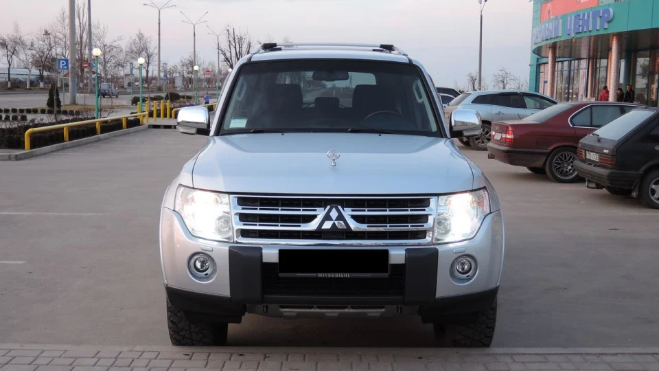 Mitsubishi Pajero ідеал начальника колгоспу