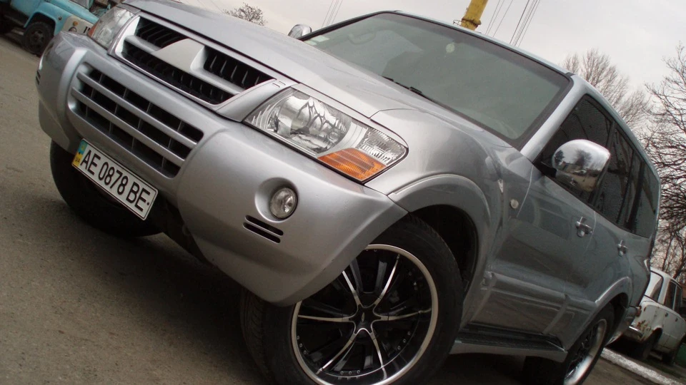 Mitsubishi Pajero III Silver Elephant :)))