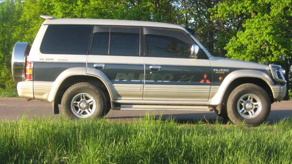 Mitsubishi Pajero Intelligent 5