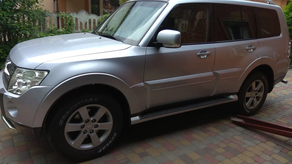 Mitsubishi Pajero Restaling 2