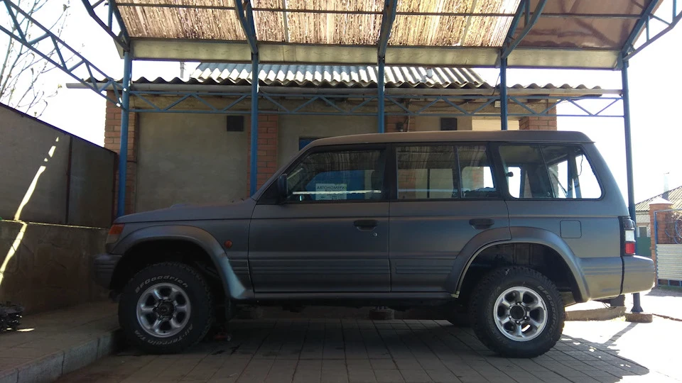 Mitsubishi Pajero Старий Пеньок. 2