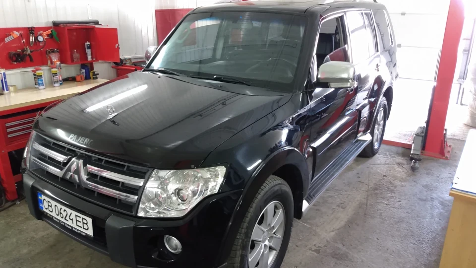 Mitsubishi Pajero TANK 4
