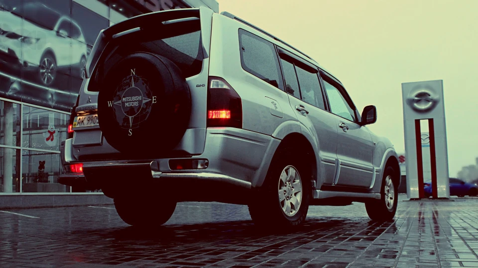 Mitsubishi Pajero -=This is TRACTOR=- 2