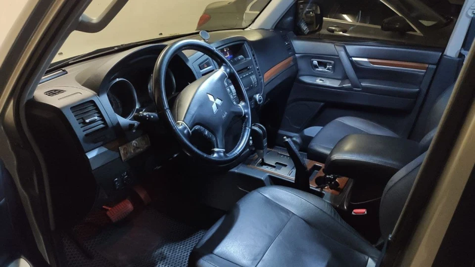 Mitsubishi Pajero Wagon 3.0 5