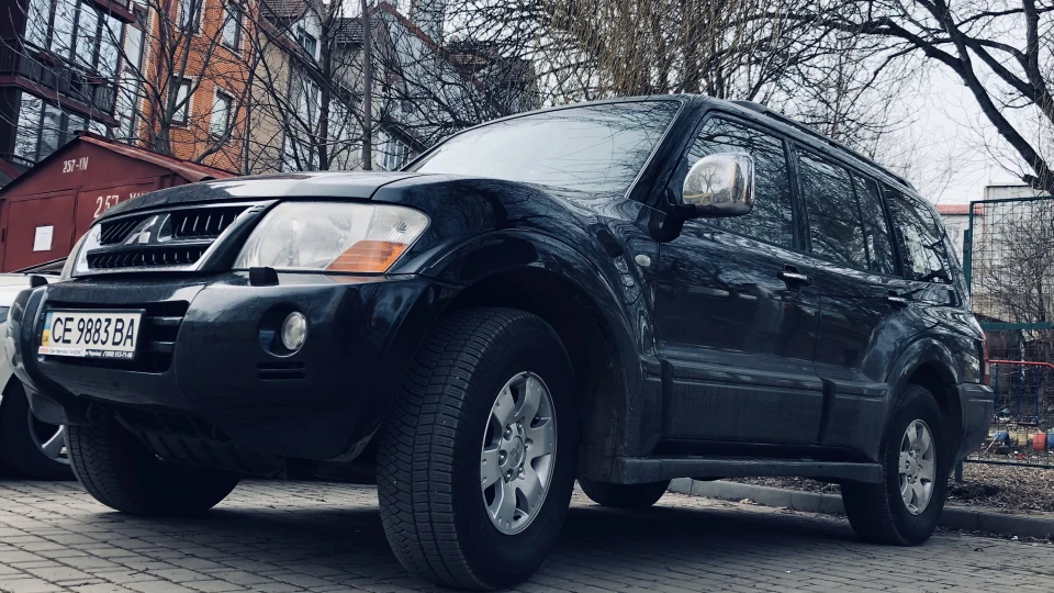 Mitsubishi Pajero Wagon III 2