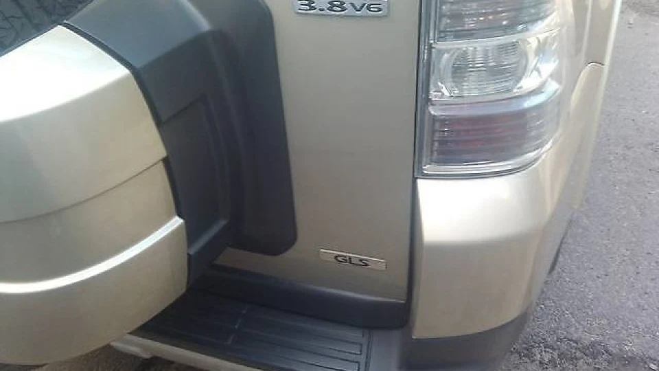 Mitsubishi Pajero WAGON 4