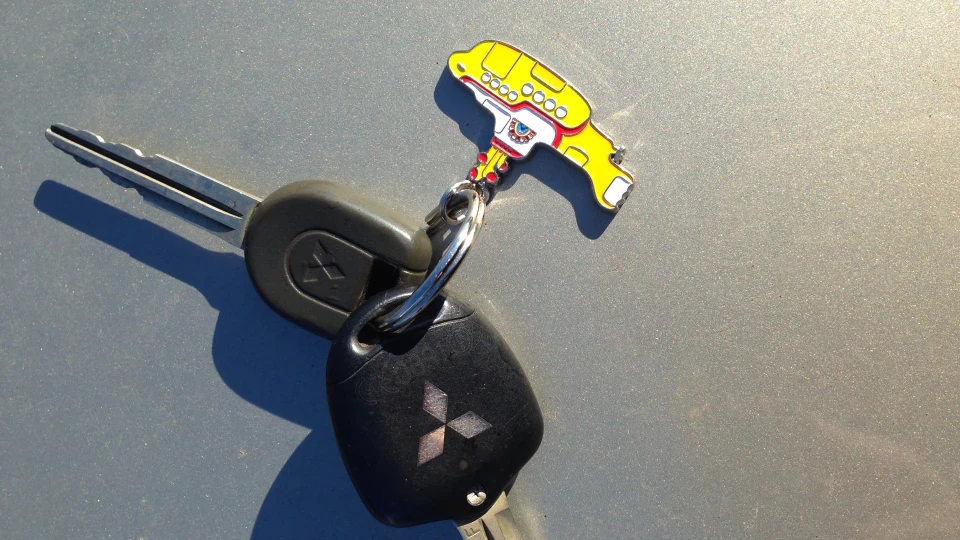 Mitsubishi Pajero Yellow Submarine 4