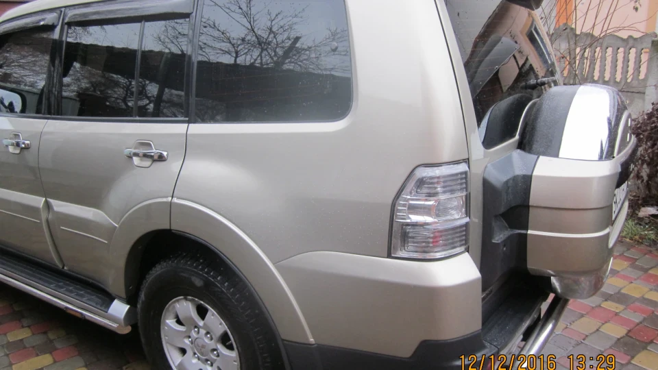 Mitsubishi Pajero золота колісниця 3.0 2