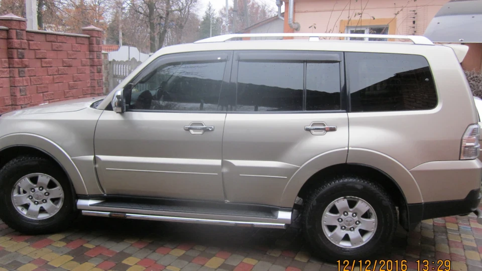 Mitsubishi Pajero золота колісниця 3.0 4
