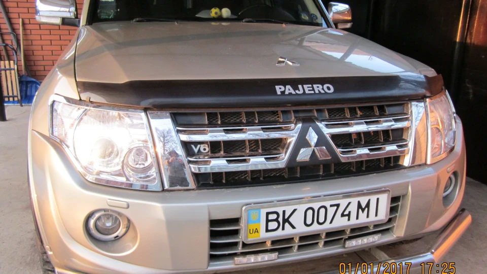 Mitsubishi Pajero золота колісниця 3.0 5