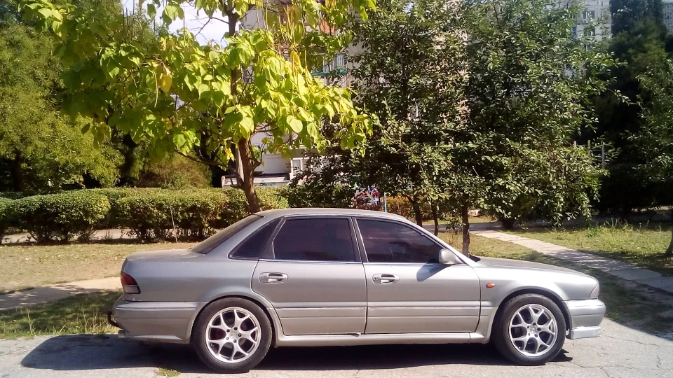Mitsubishi Sigma 3.0 v 24 3