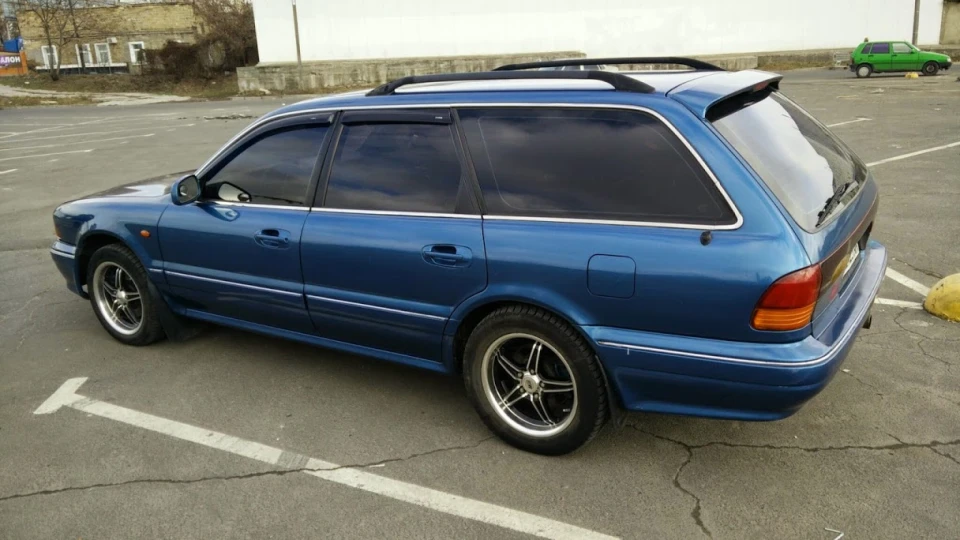 Mitsubishi Sigma Синій Сарайчик