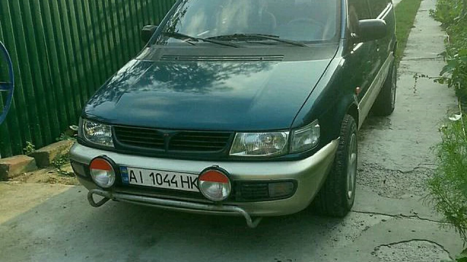 Mitsubishi Space Runner
