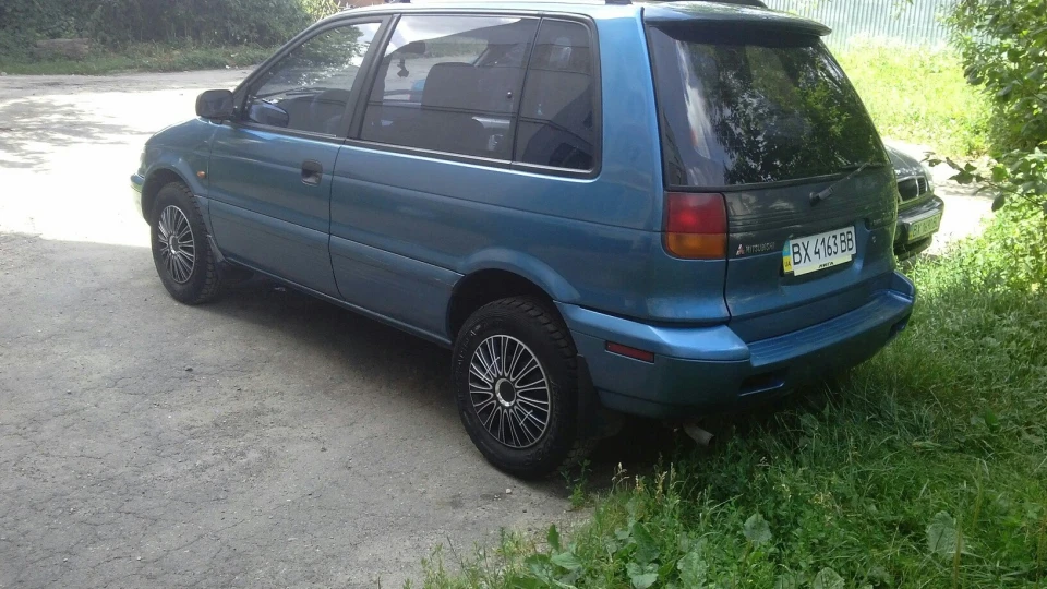 Mitsubishi Space Runner