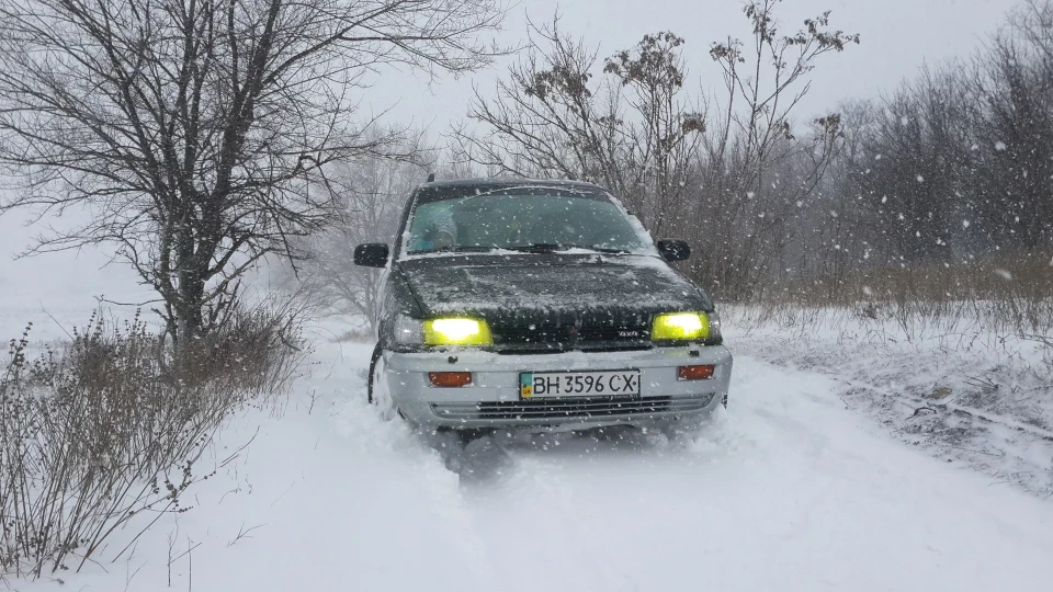 Mitsubishi Space Runner 1.8 4х4
