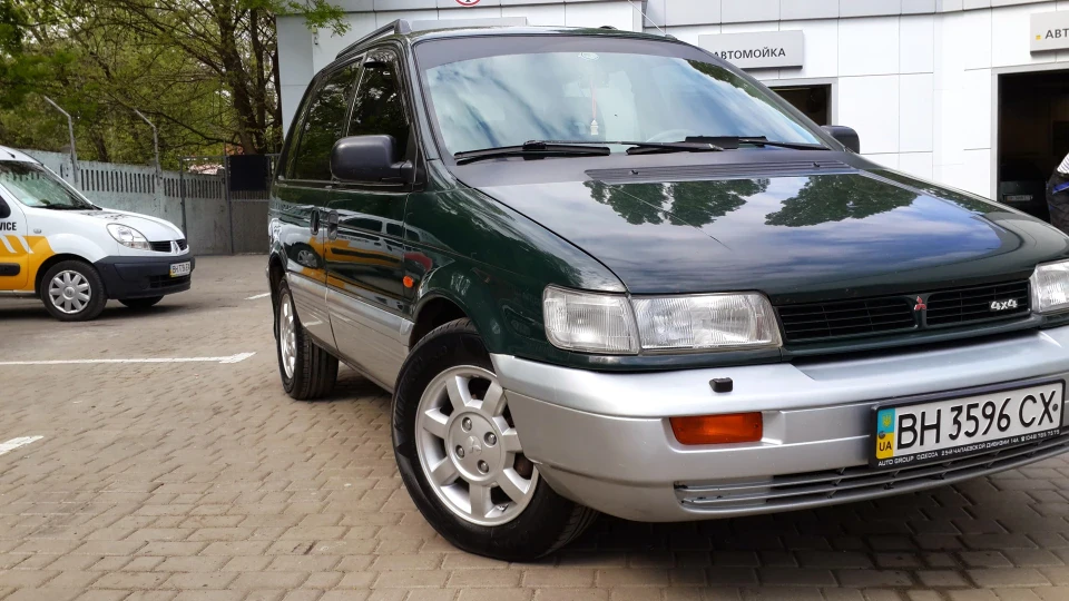 Mitsubishi Space Runner 1.8 4х4 4