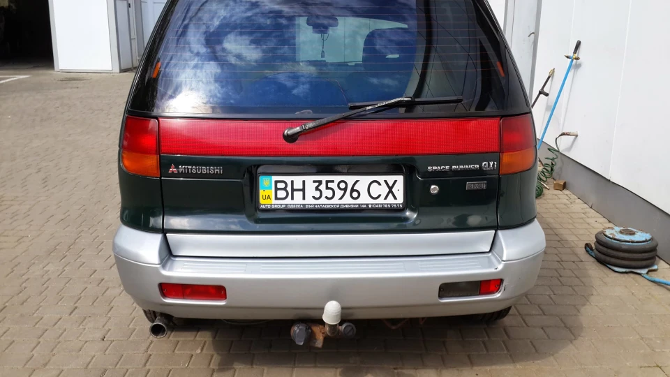 Mitsubishi Space Runner 1.8 4х4 5