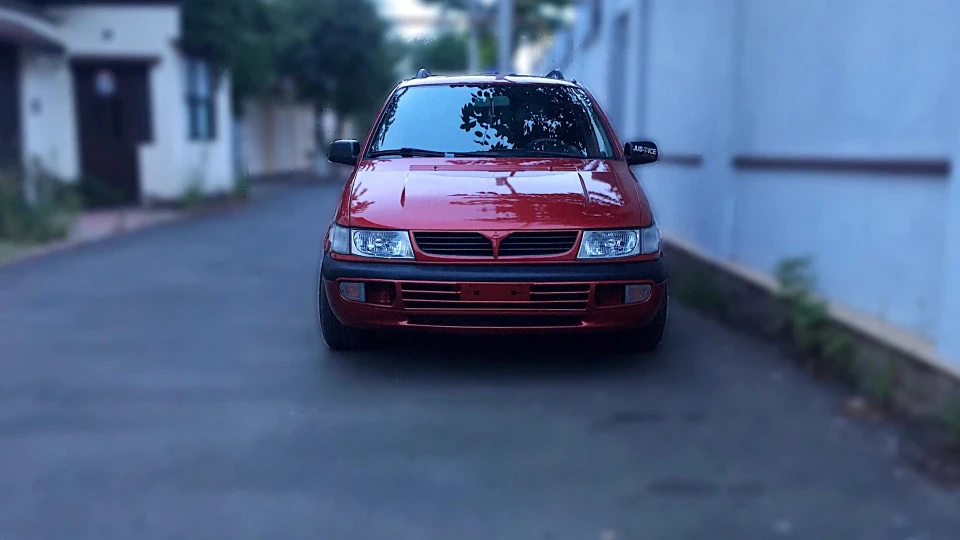 Mitsubishi Space Runner GLXi Бабуля 5