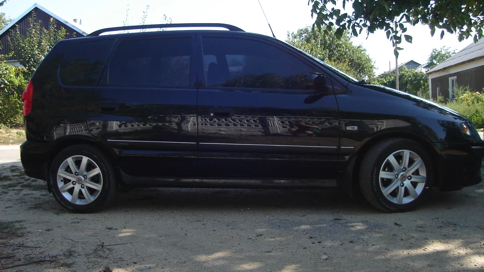 Mitsubishi Space Star чорна зірка 5