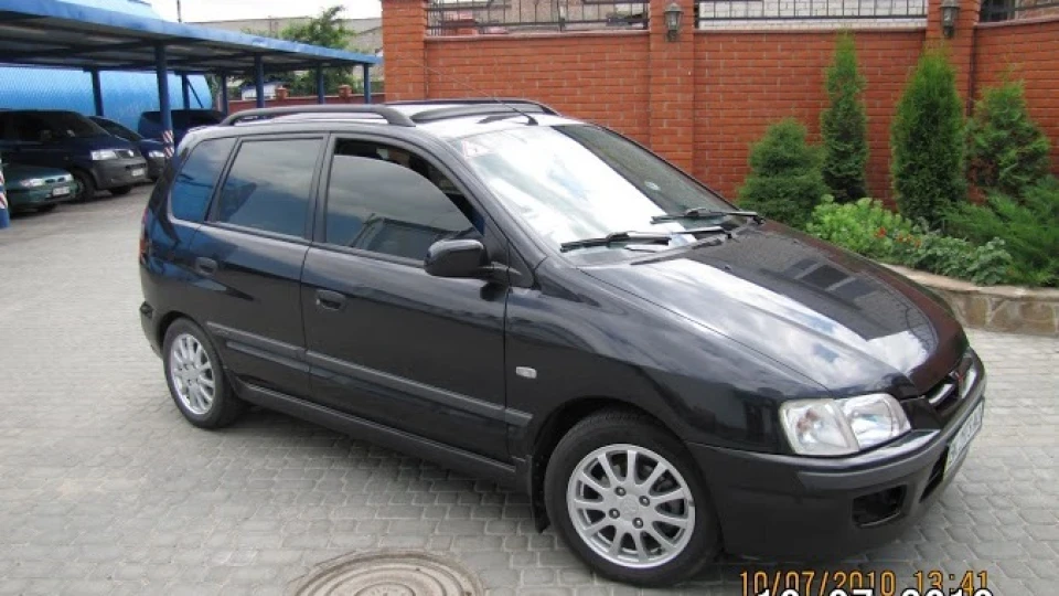 Mitsubishi Space Star чорний металік 2