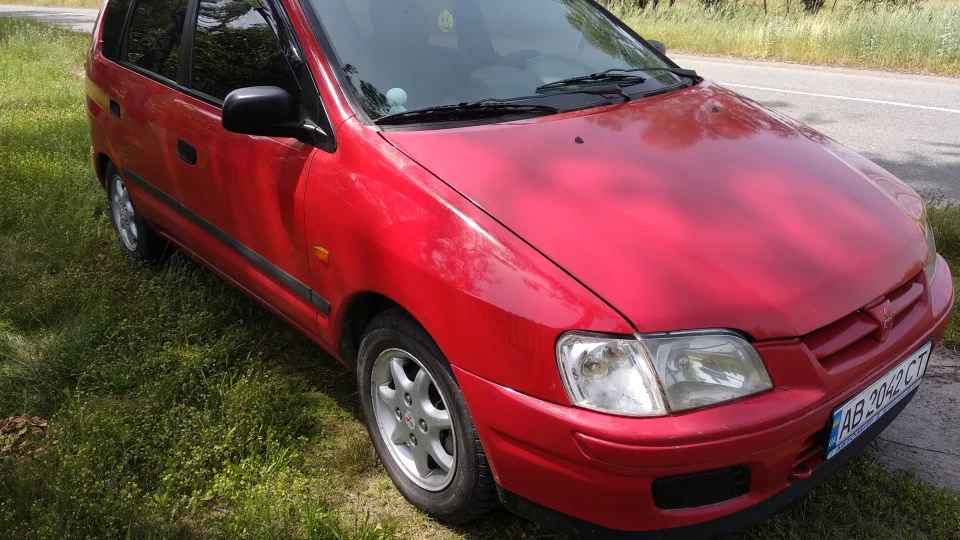 Mitsubishi Space Star Червоний металік 2