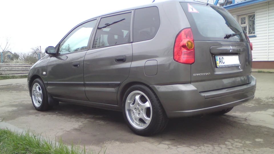 Mitsubishi Space Star серій бабочка 1.6 2