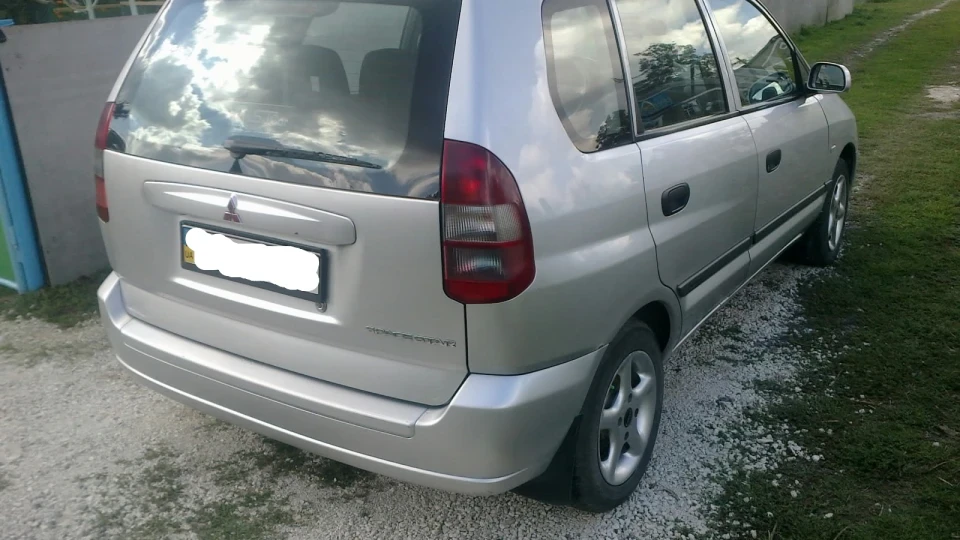 Mitsubishi Space Star Сірий металік 2