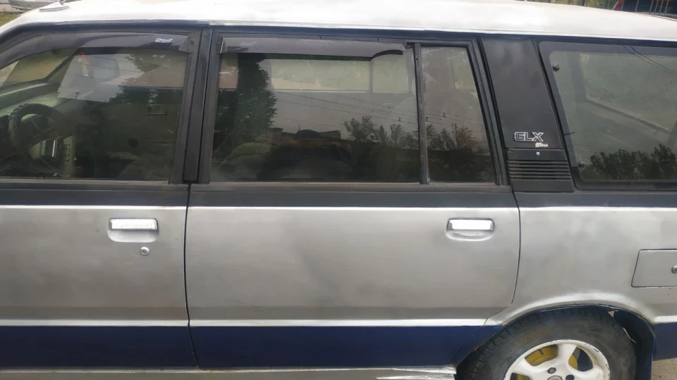 Mitsubishi Space Wagon 2