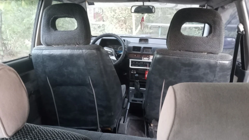 Mitsubishi Space Wagon 3